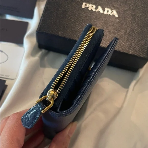 Prada Portafoglio Lampo Saffiano Metal Bluette - Picture 6 of 16